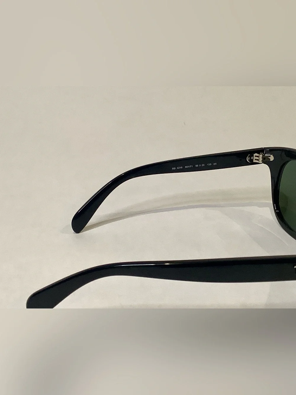 Ray-Ban Men’s Black Frame Sunglasses with Green Lenses